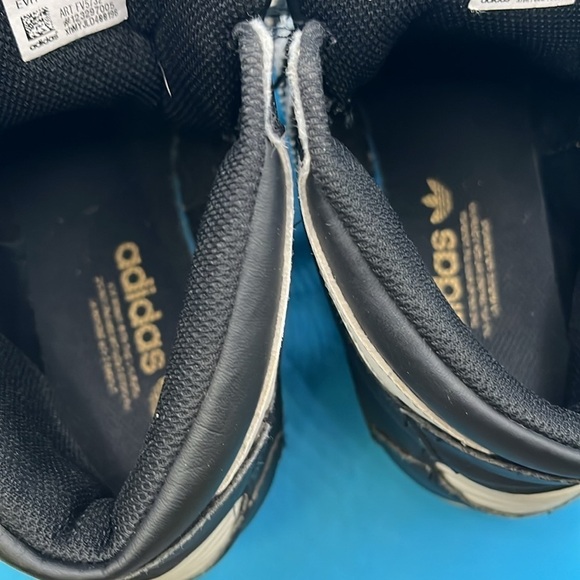 Adidas Hard Court Black/White/Gold size 6 Casual Sneakers - Picture 7 of 9